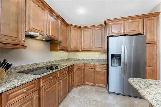 Listing Photo 11