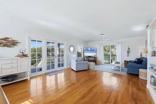Listing Photo 9
