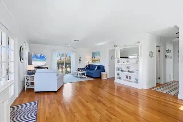 Listing Photo 10