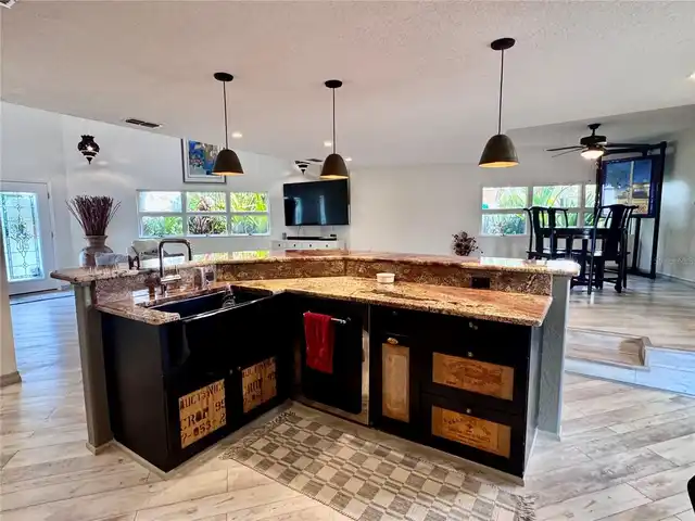 Listing Photo 15