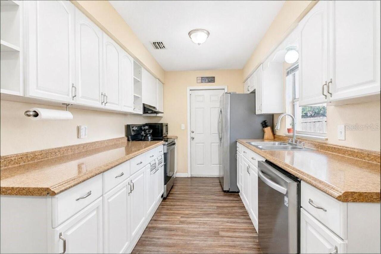 Listing Photo 10