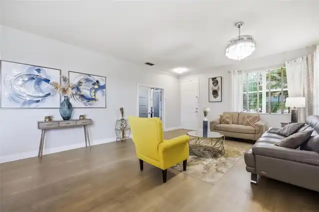 Listing Photo 9