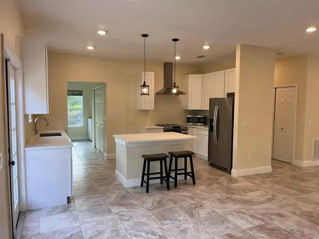 Listing Photo 8