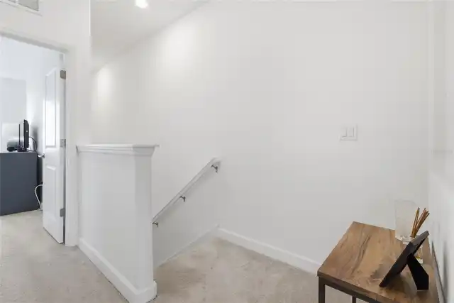Listing Photo 12