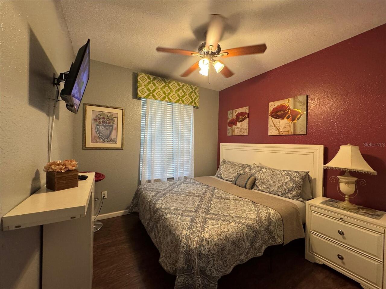 Listing Photo 11
