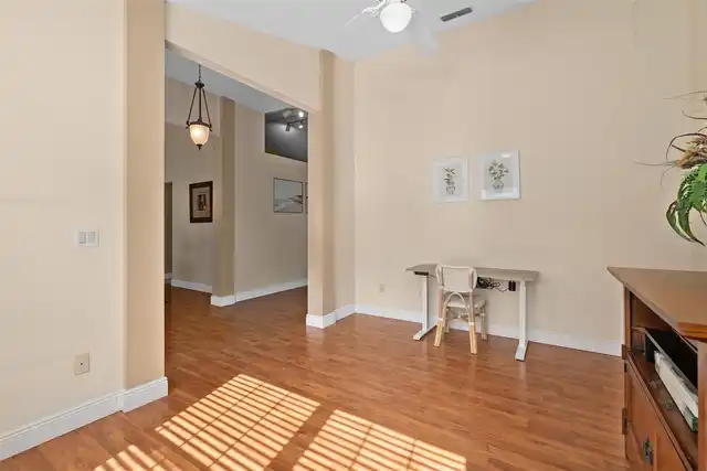 Listing Photo 7