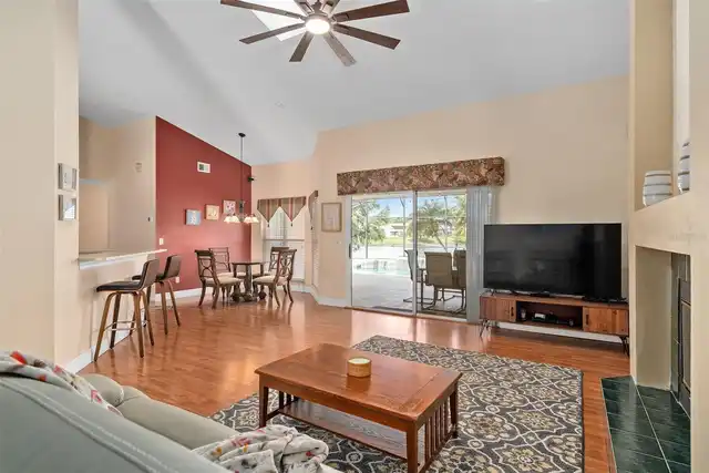 Listing Photo 12