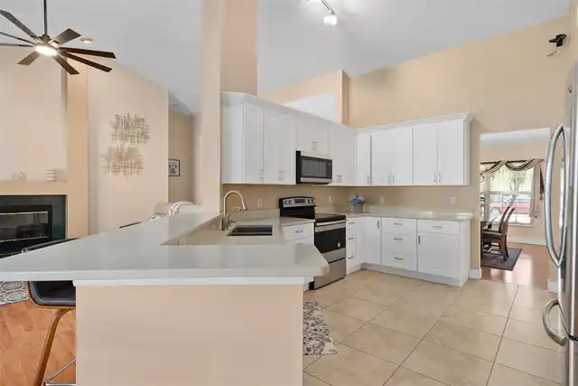 Listing Photo 16