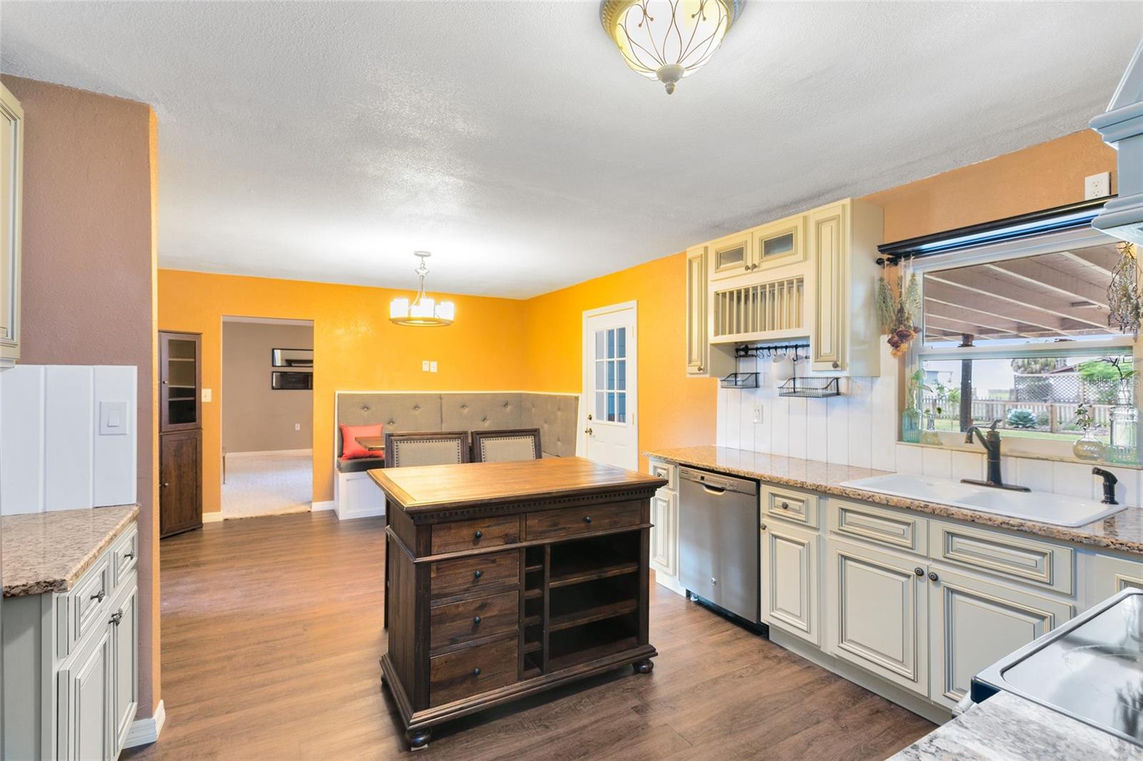 Listing Photo 15