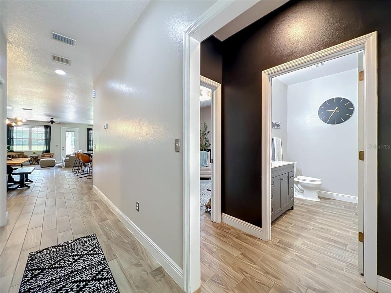 Listing Photo 12