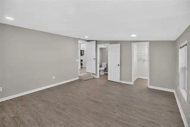 Listing Photo 18