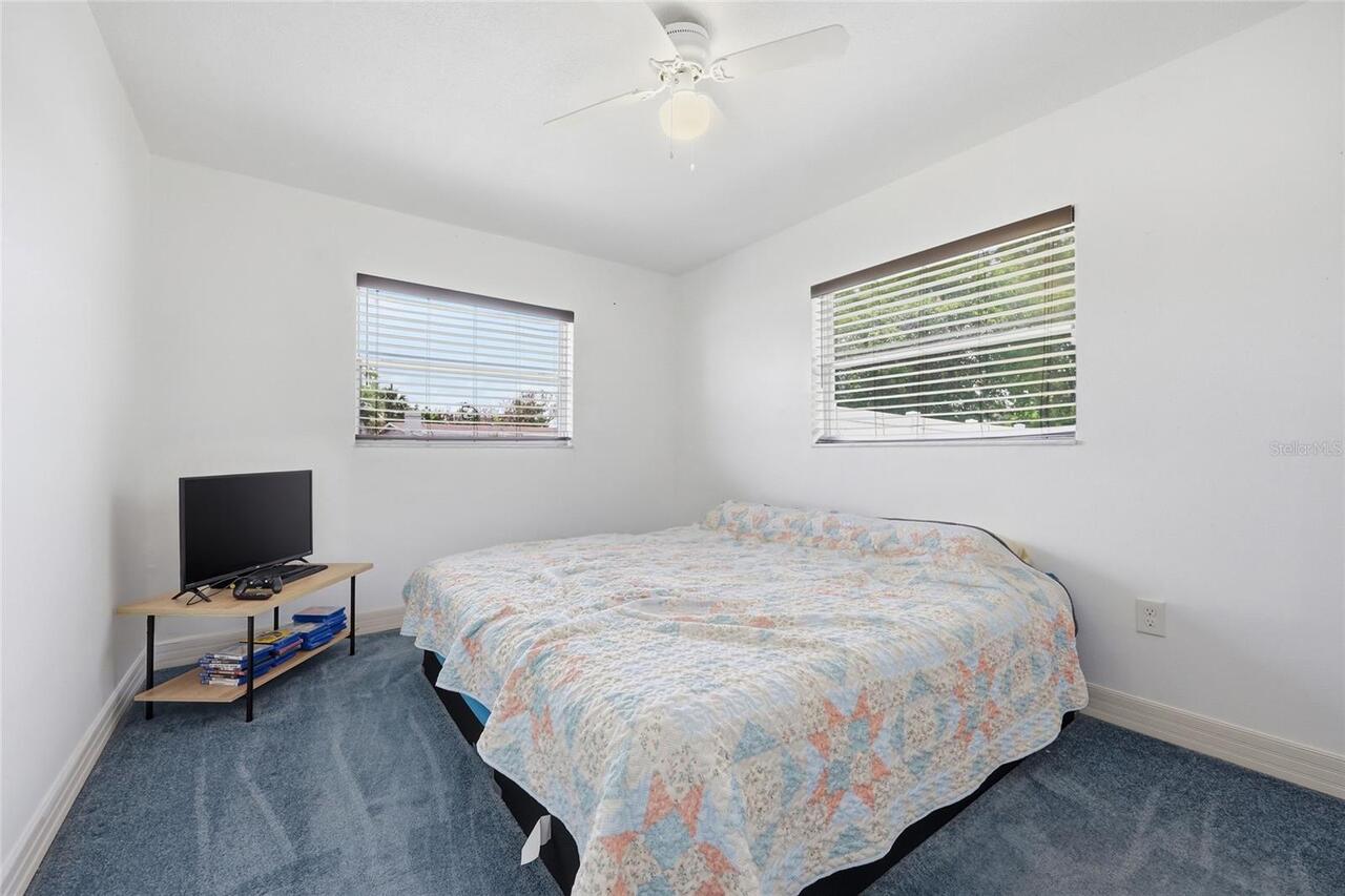Listing Photo 12