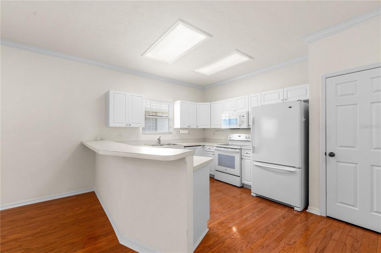 Listing Photo 10