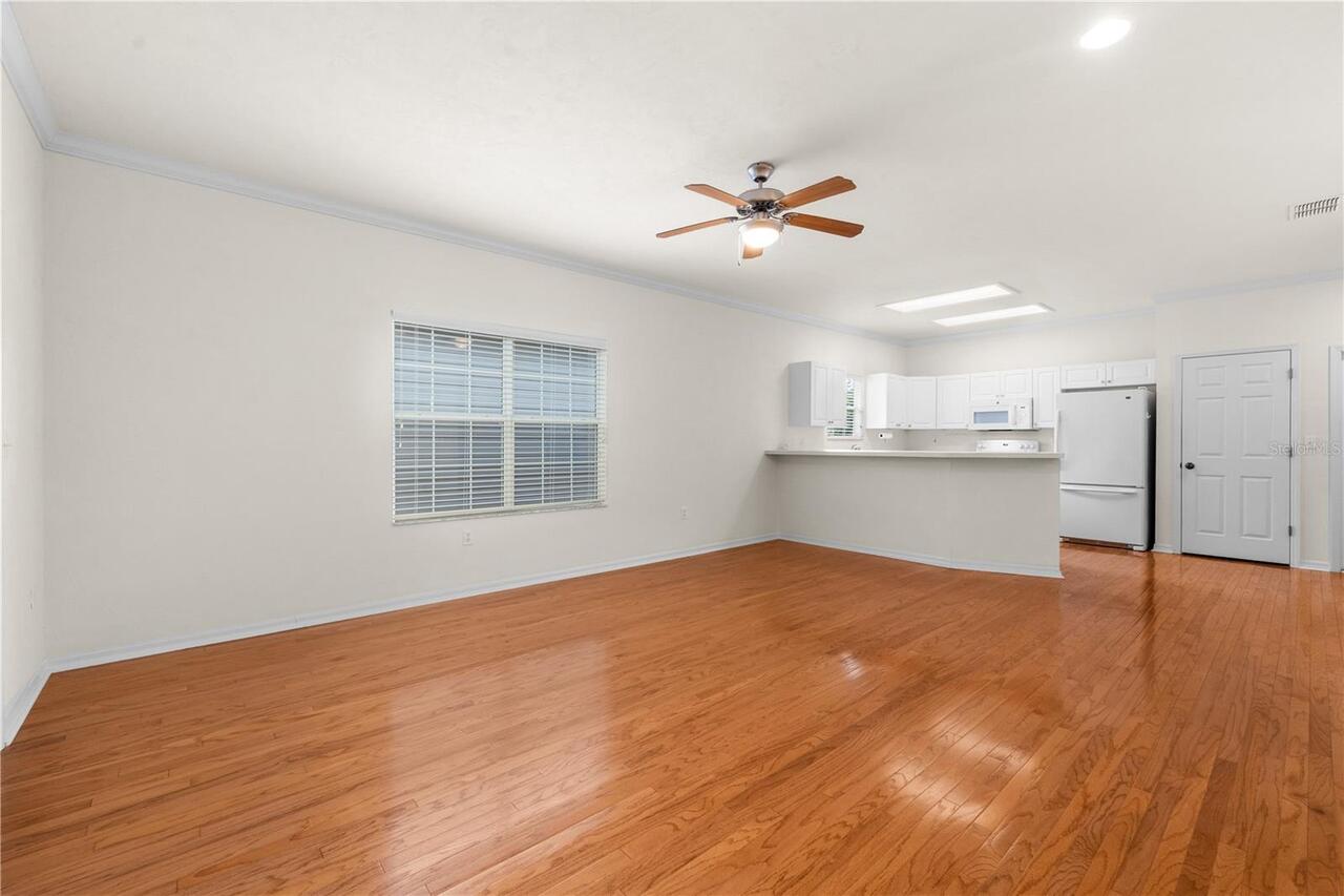 Listing Photo 14