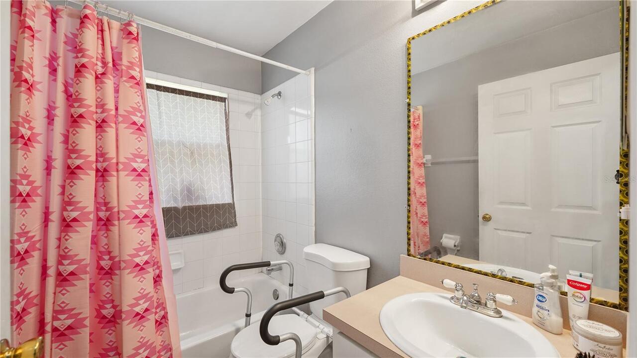 Listing Photo 12