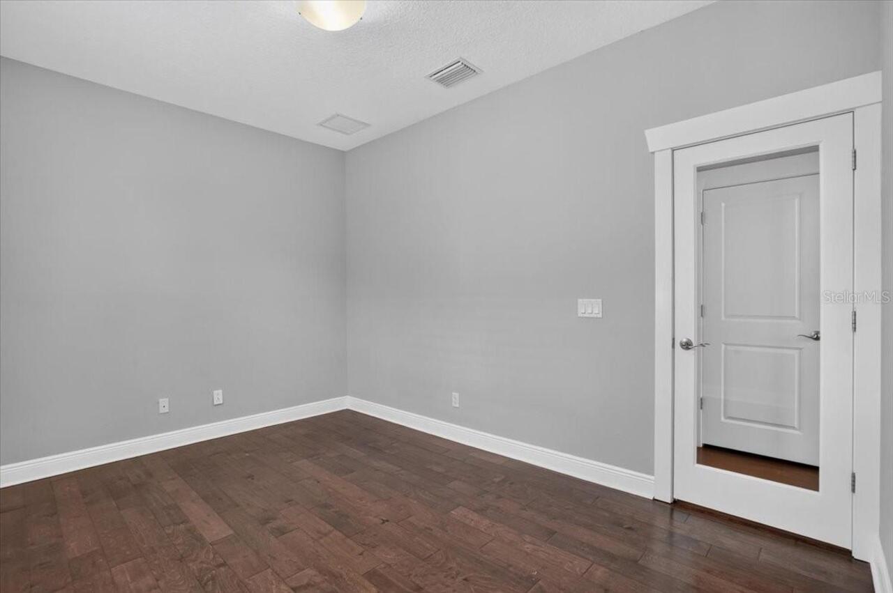 Listing Photo 23