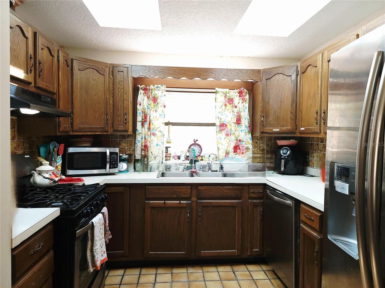 Listing Photo 11