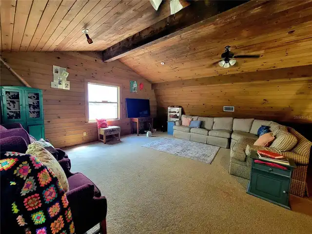 Listing Photo 9