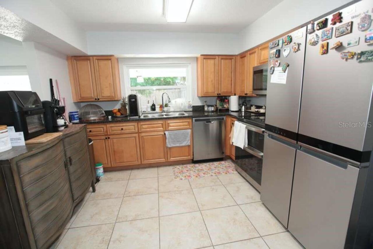 Listing Photo 11