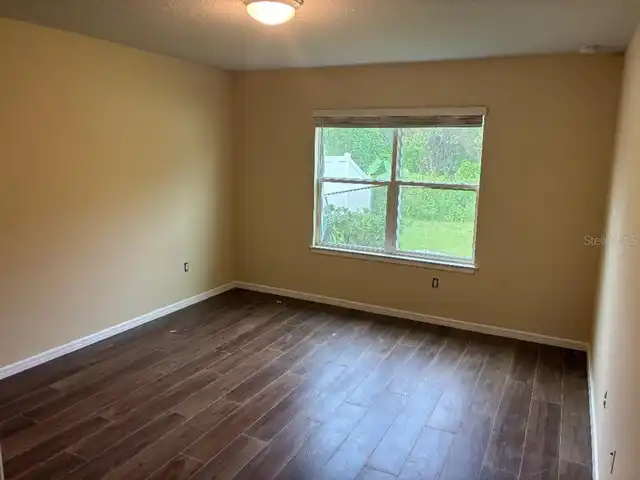 Listing Photo 7