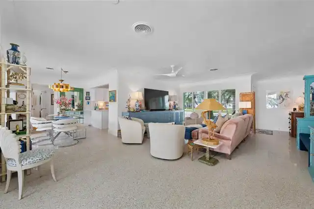 Listing Photo 7
