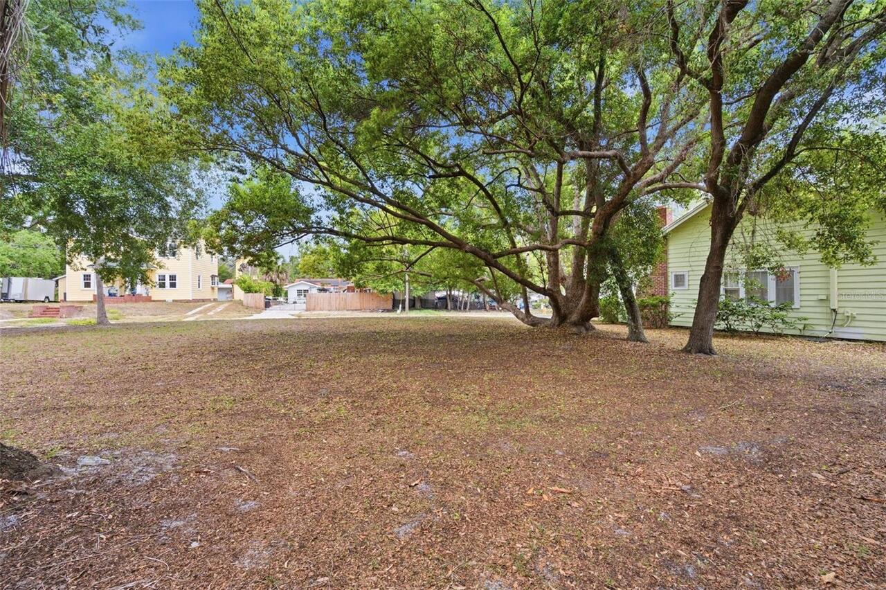 Listing Photo 12