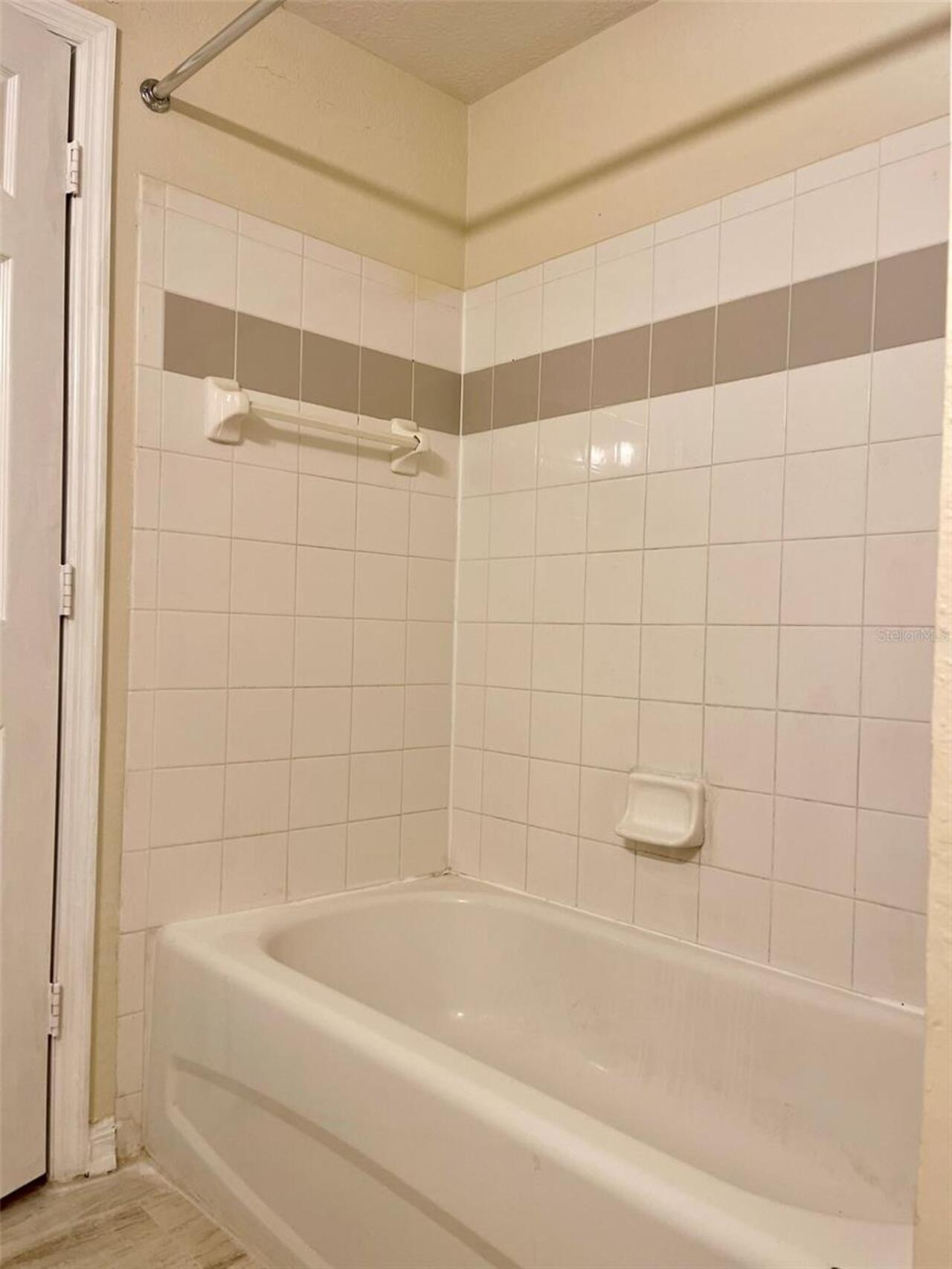 Listing Photo 12