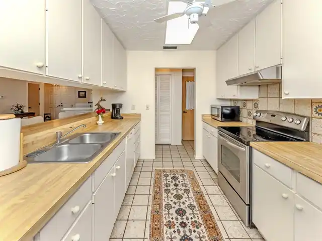 Listing Photo 8