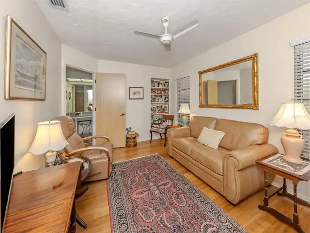 Listing Photo 17