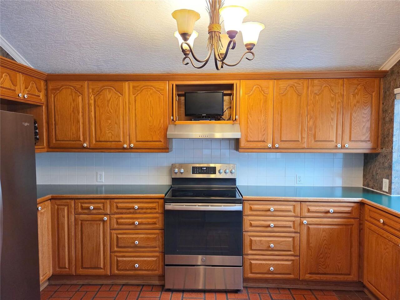 Listing Photo 12