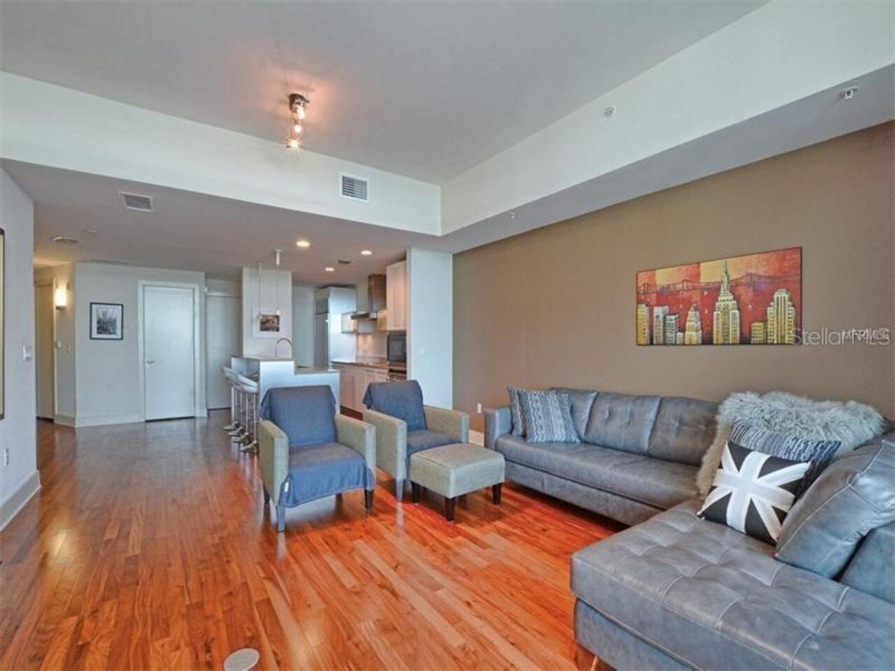 Listing Photo 8
