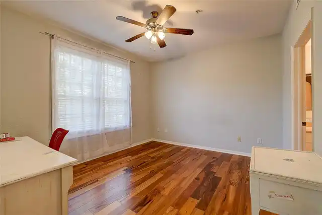 Listing Photo 14
