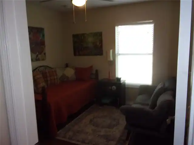 Listing Photo 10