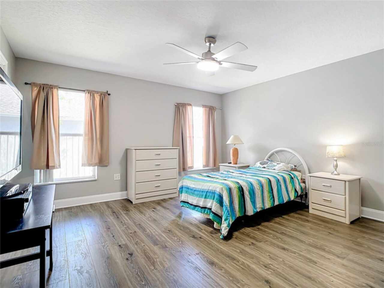 Listing Photo 8
