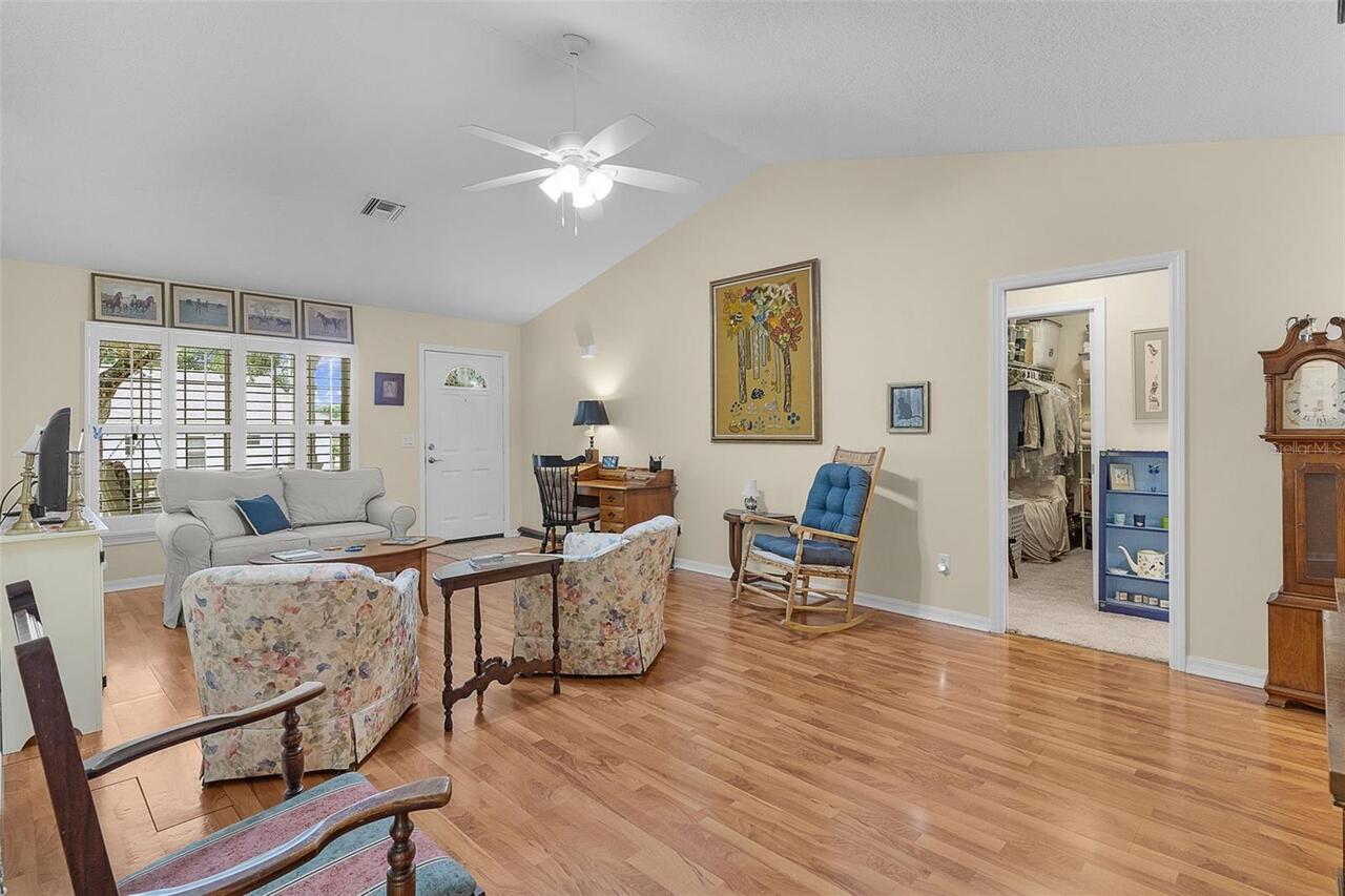 Listing Photo 7