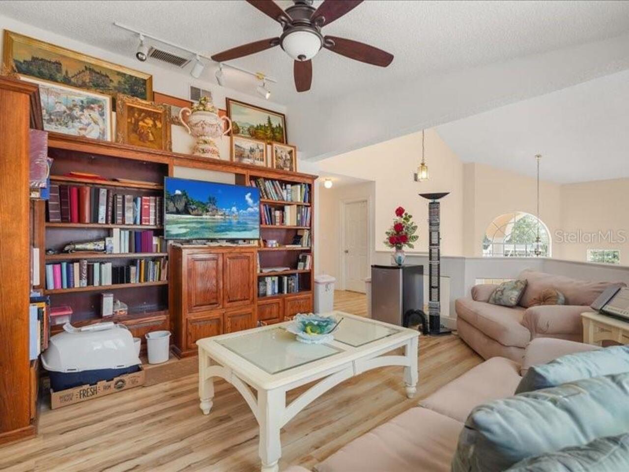 Listing Photo 14