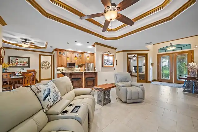 Listing Photo 8
