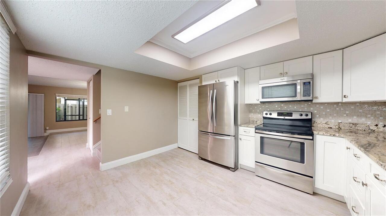 Listing Photo 12