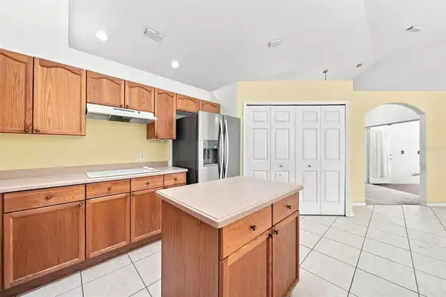 Listing Photo 9