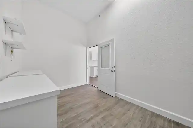 Listing Photo 11
