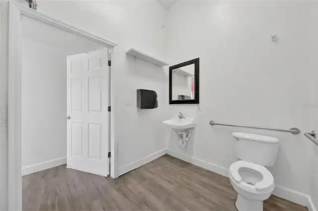 Listing Photo 17