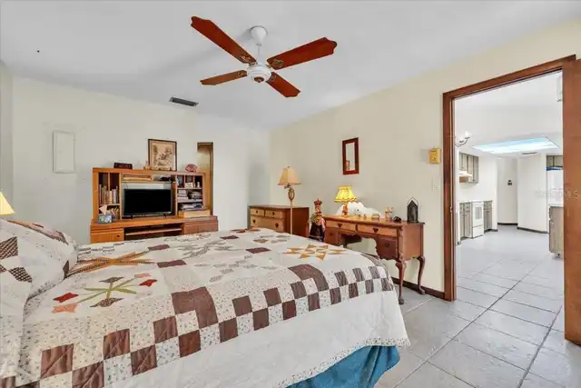Listing Photo 16