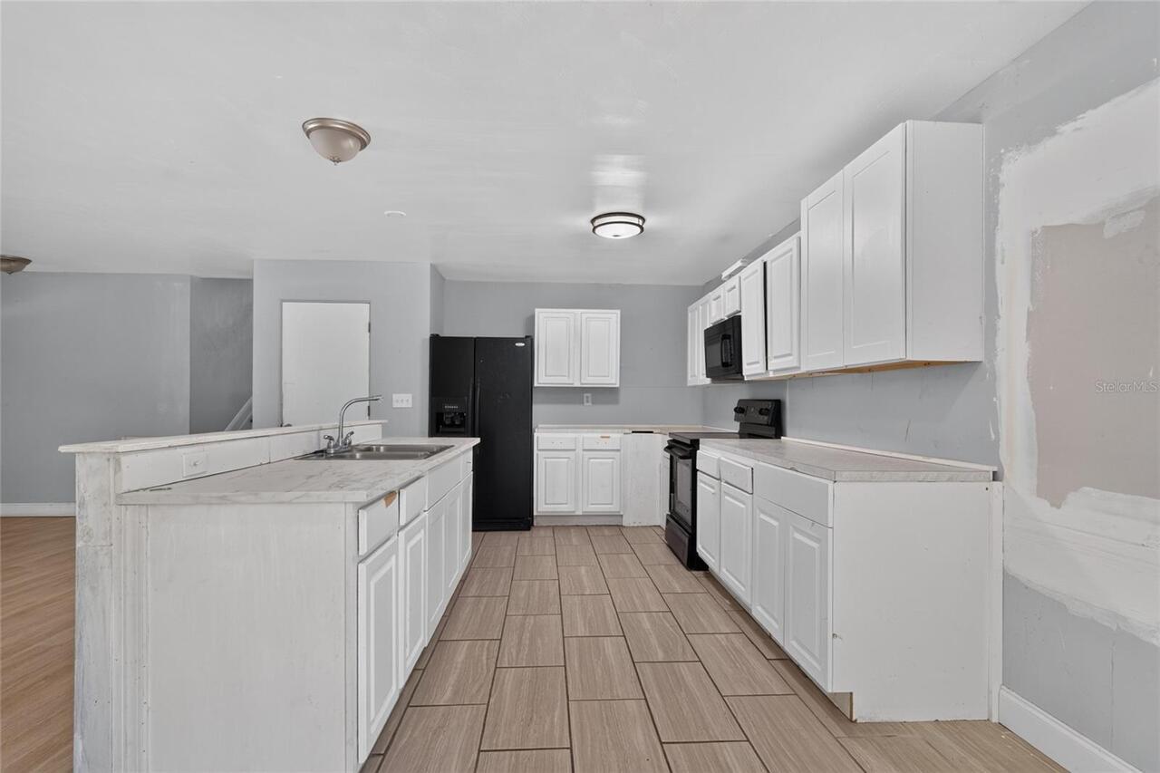 Listing Photo 12