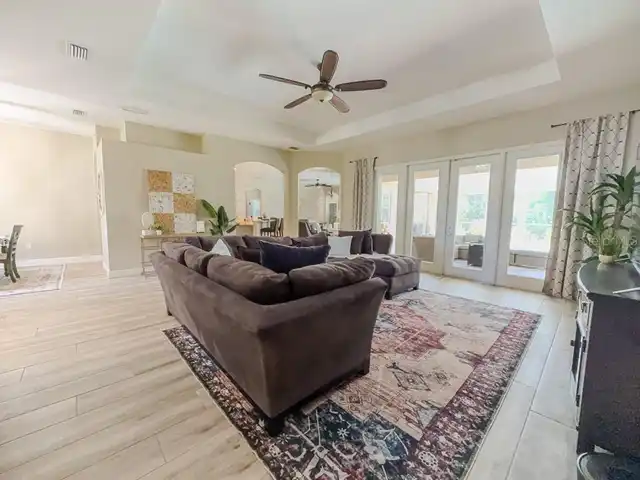 Listing Photo 16