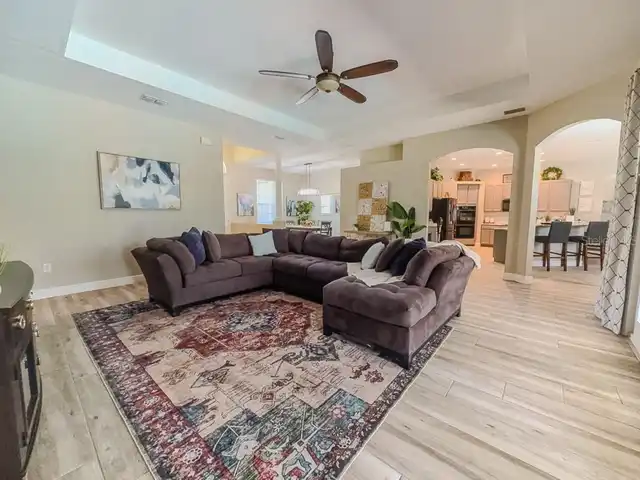 Listing Photo 17