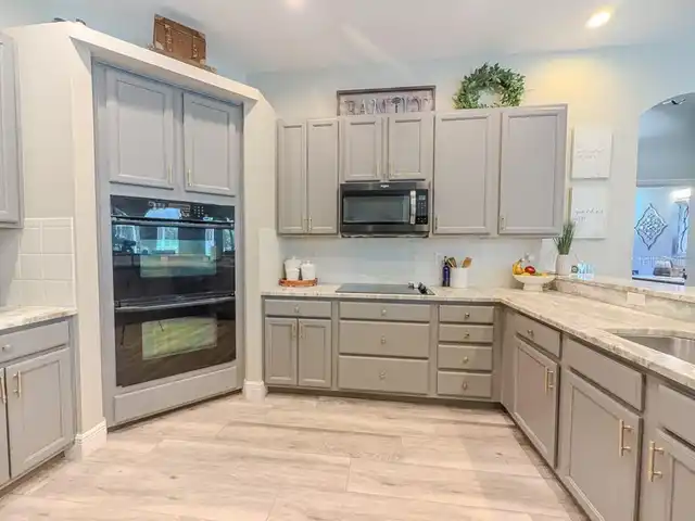 Listing Photo 22