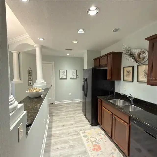 Listing Photo 10