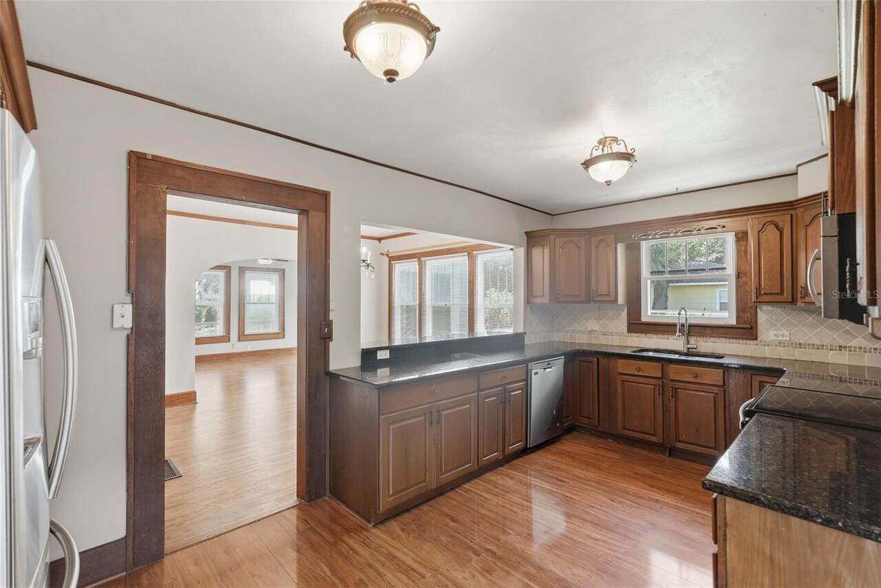 Listing Photo 11