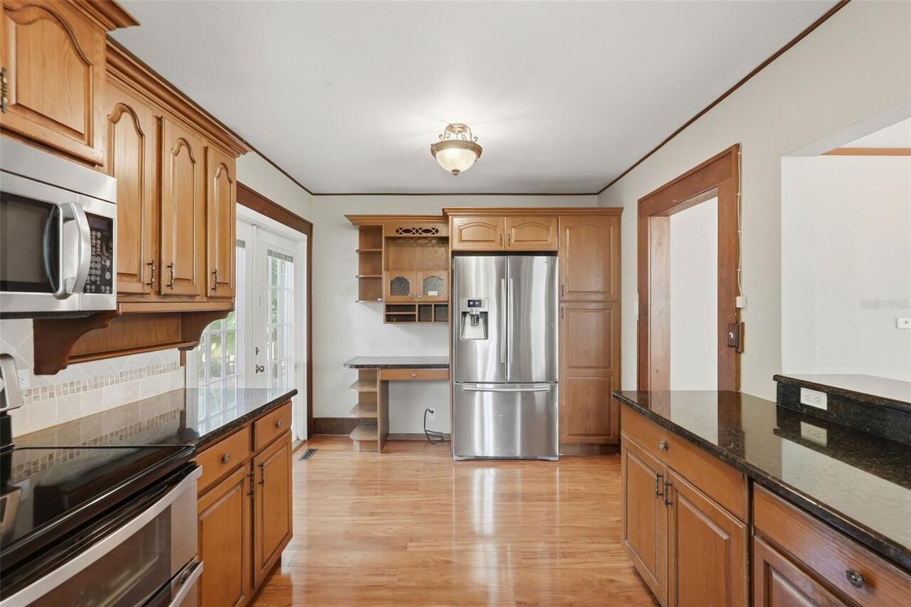 Listing Photo 12