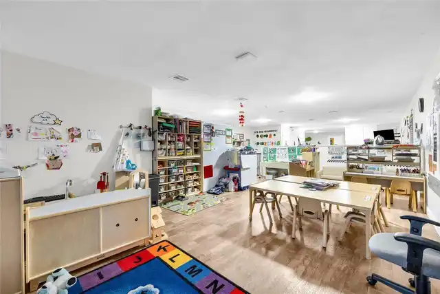 Listing Photo 11